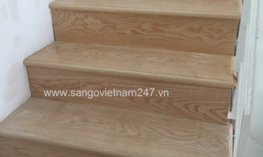 Gỗ Sồi tự nhiên ốp mặt bậc cầu thang