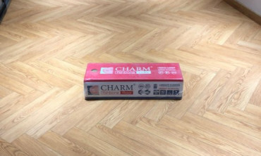 RA ĐỜI DÒNG SÀN GỖ CHARM WOOD 12MM LÓT XƯƠNG CÁ