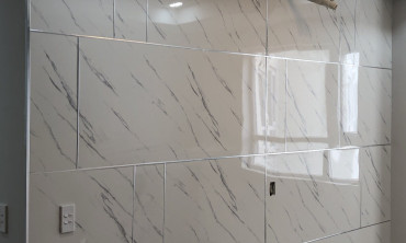 Sàn gỗ Morser MC130 và tấm PVC trang trí